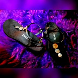 Women's Vionic Sandals Size 7